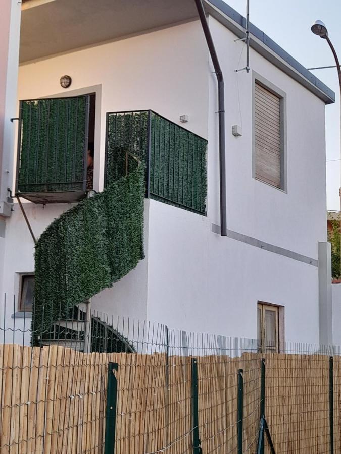 לוצוראי Casa Vacanze Da Michele E Azzurra מראה חיצוני תמונה